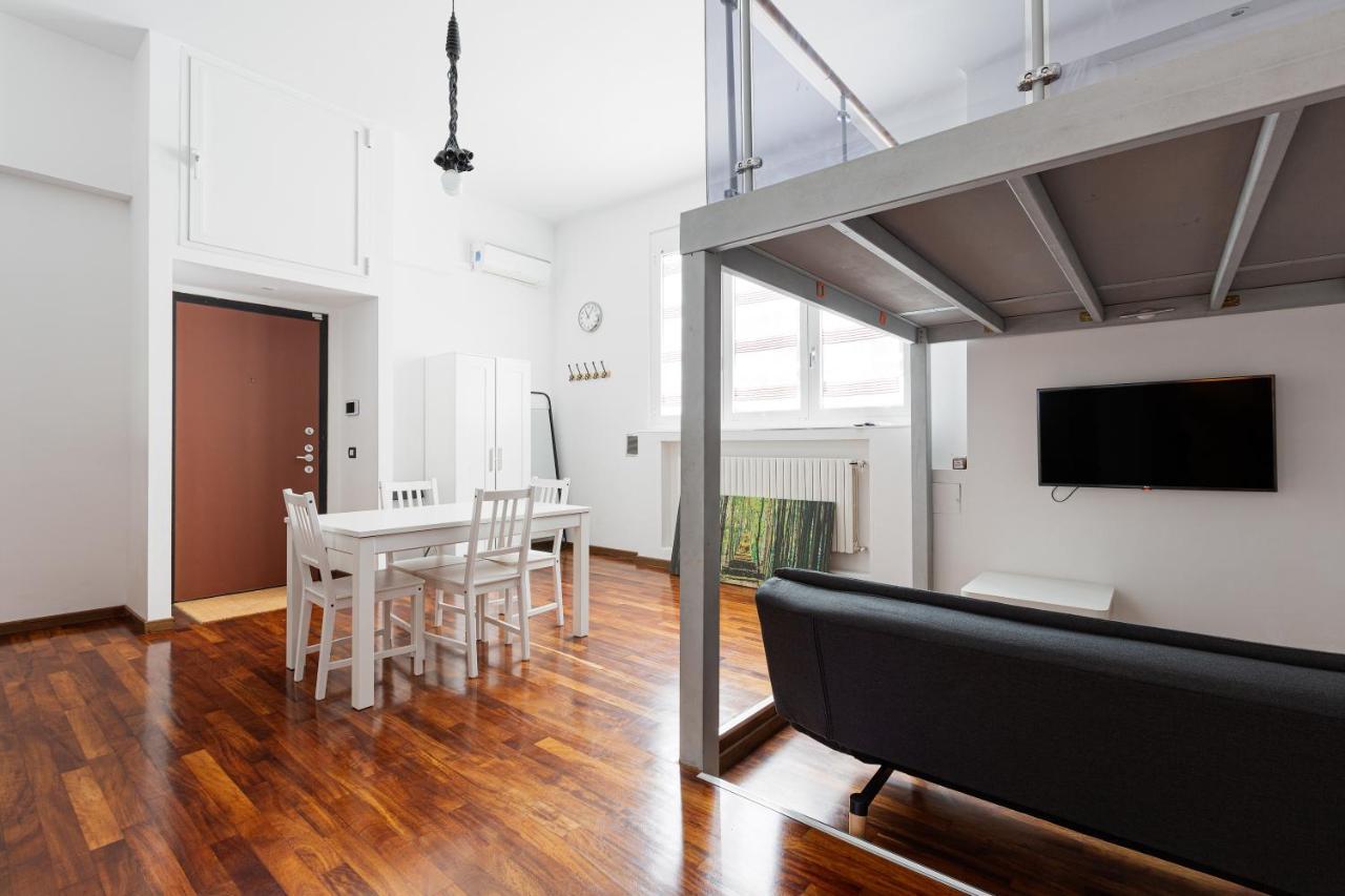 Guesthost - Cosy Apt Close To Piazza Insubria Milaan Buitenkant foto