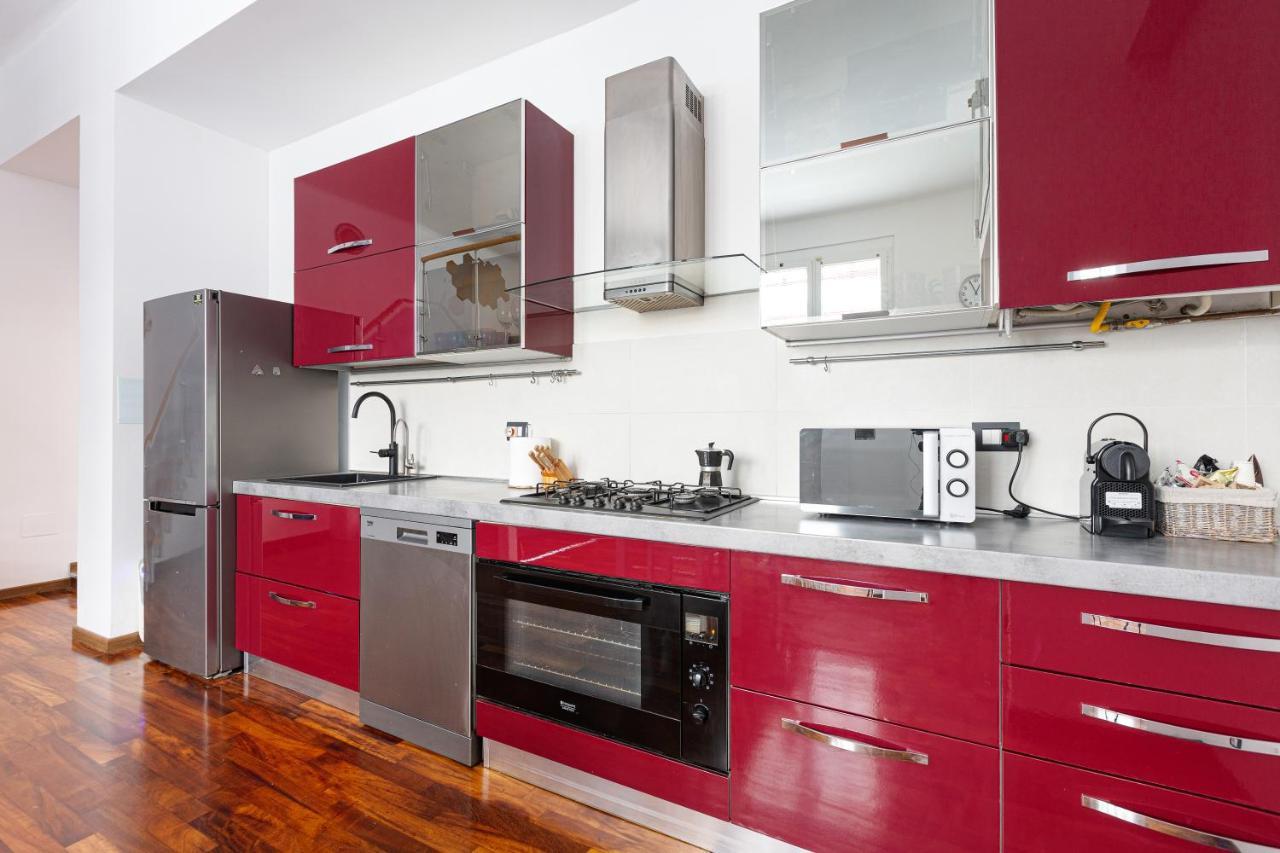 Guesthost - Cosy Apt Close To Piazza Insubria Milaan Buitenkant foto