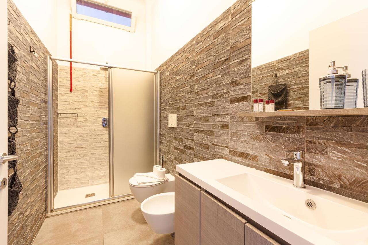 Guesthost - Cosy Apt Close To Piazza Insubria Milaan Buitenkant foto
