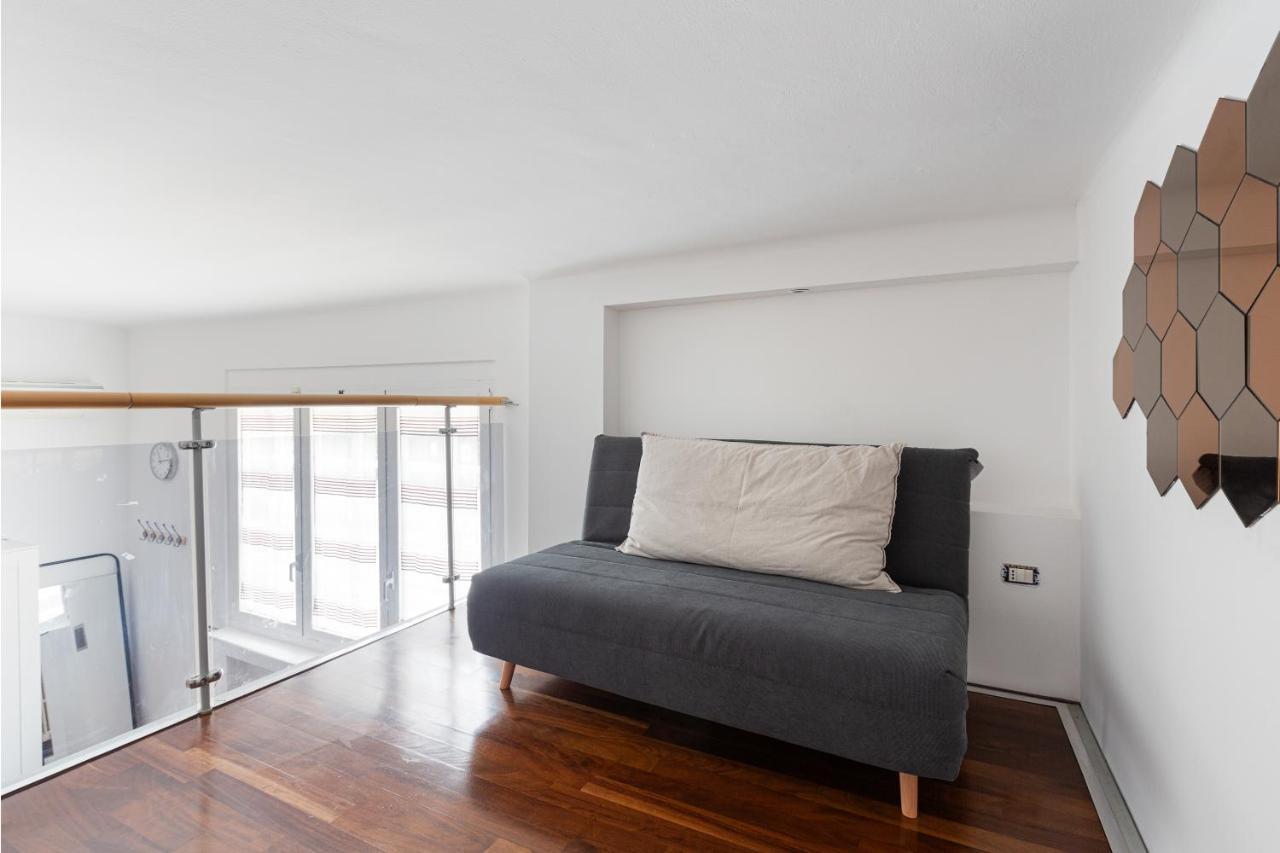 Guesthost - Cosy Apt Close To Piazza Insubria Milaan Buitenkant foto